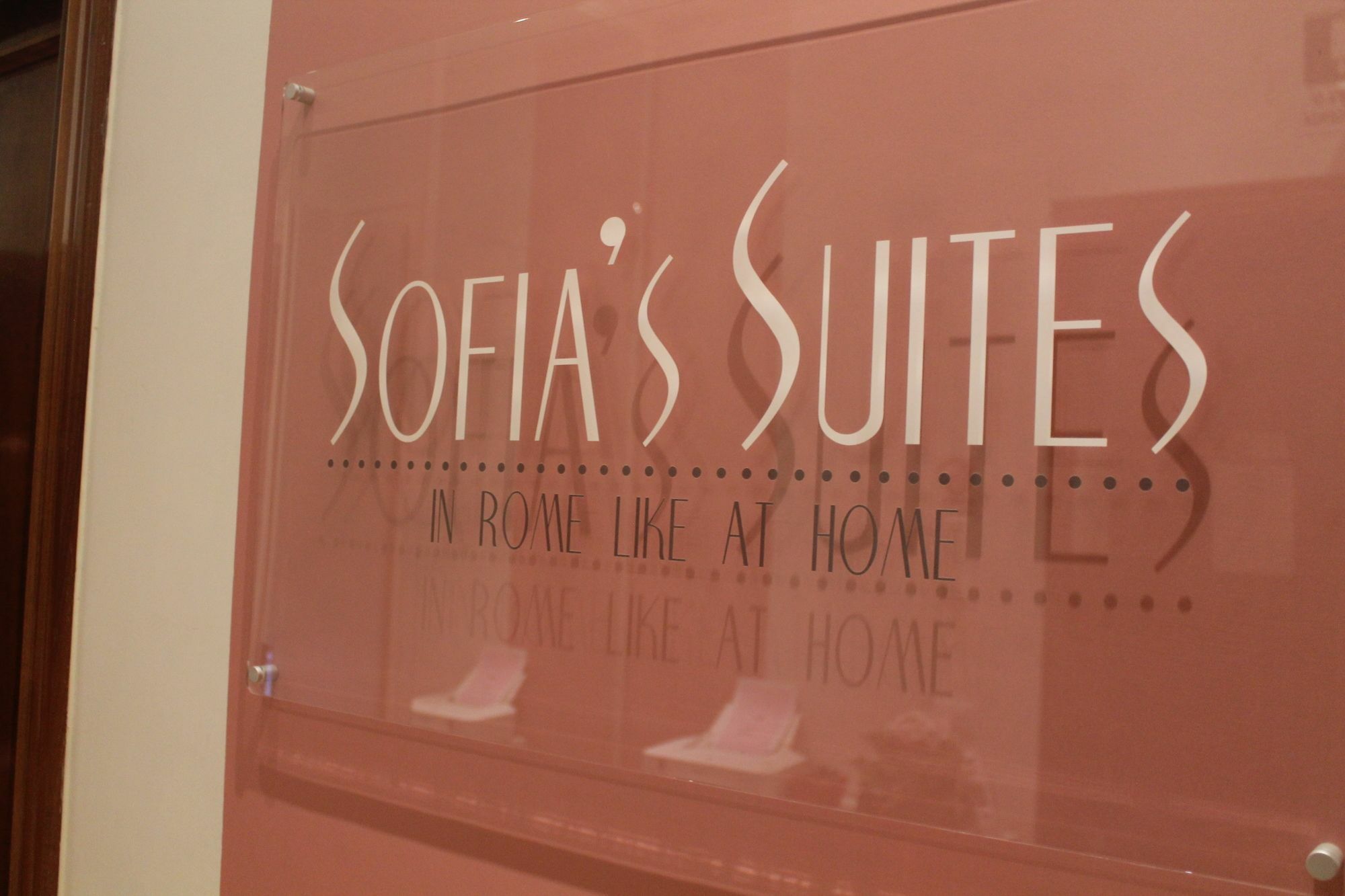 Sofia'S Suites Guesthouse Rome Buitenkant foto